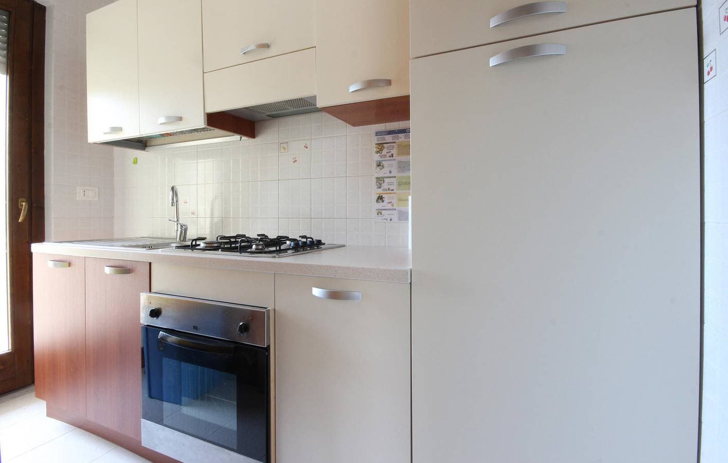 Foto 11 von 17: Seaside Bliss: Klimaanlage, Parkplatz, Terrasse, WiFi, 1km zum Strand!