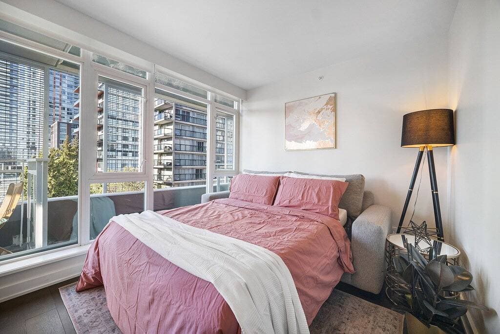 Foto 7 von 15: Luxury 1 Bedroom Apartment in Downtown Vancouver