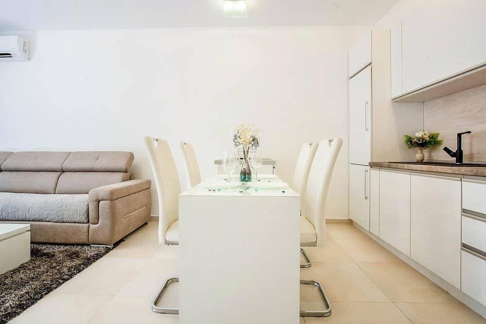 Foto 8 von 28: Lux Apartment Teodora Rafailovici 4 *