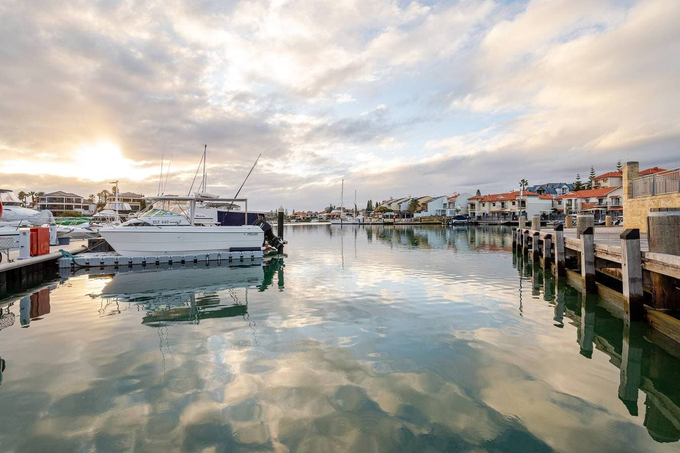Foto 3 von 58: In der Mindarie Marina gelegen, ein Luxushaus in perfekter Lage