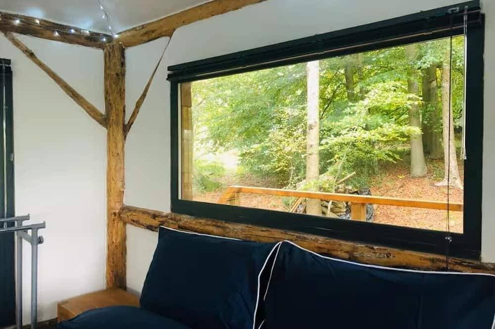 Foto 7 von 30: Magical Treehouse/Cabin hidden in Ancient Woodland