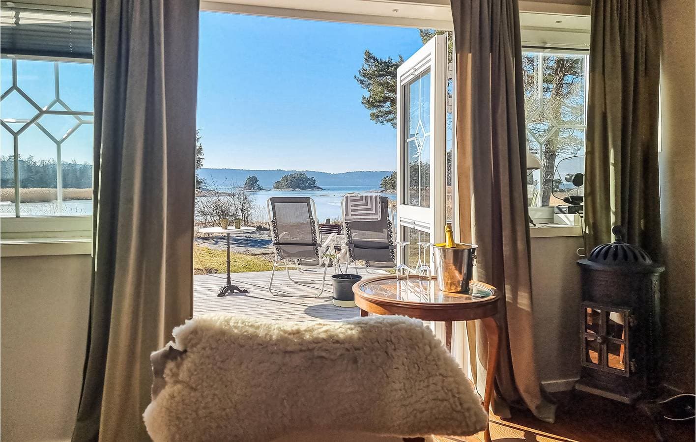 Foto 3 von 16: Ferienhaus für 2 Personen mit Seeblick