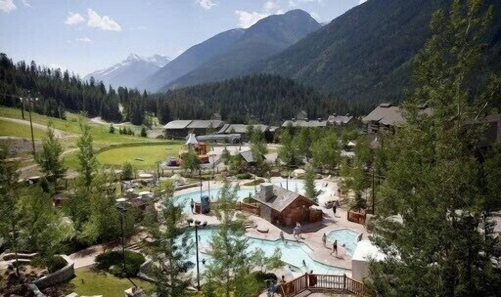 Foto 5 von 19: Something for everyone at Panorama Mountain Village!