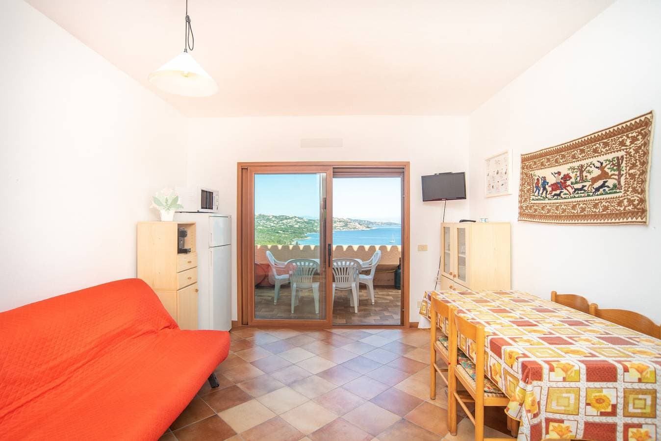 Foto 8 von 25: Ferienwohnung mit Meerblick und Terrasse, nur wenige Schritte vom Zentrum von Palau entfernt