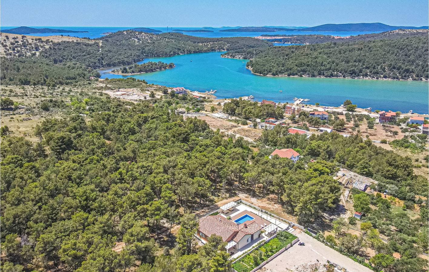 Foto 3 von 44: Gemütliche Ferienwohnung in Küstennähe mit Pool und Terrasse, 1,5 km von Zaboric entfernt