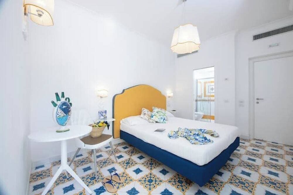 Villa Guarracino Luxury with private hot tube 1