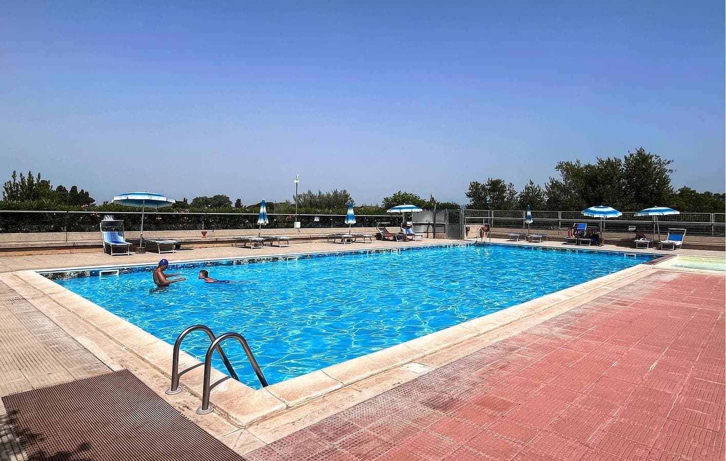 Foto 13 von 36: Moderne Wohnung mit Pool und Garten, Magione 2km