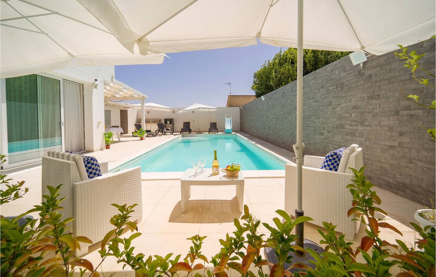 Foto 11 von 41: Appartement am Pool mit Meerblick