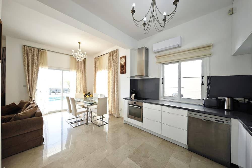 Foto 12 von 30: SunResidence, 3 bed, first line, Coral bay