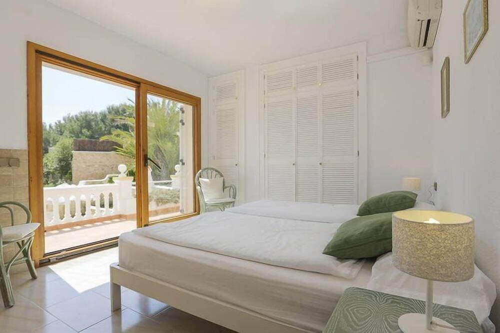 Foto 5 von 24: Top Ferienhaus mit Pool direkt 1. Linie am Strand - einzigartig auf Ibiza