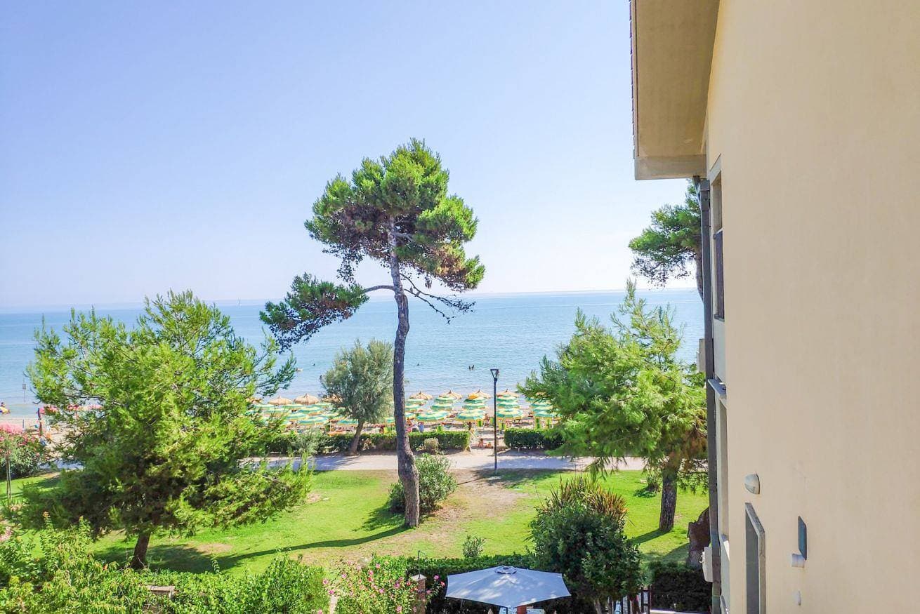 Foto 6 von 36: Ferienwohnung für 4 Personen mit Balkon/Terrasse