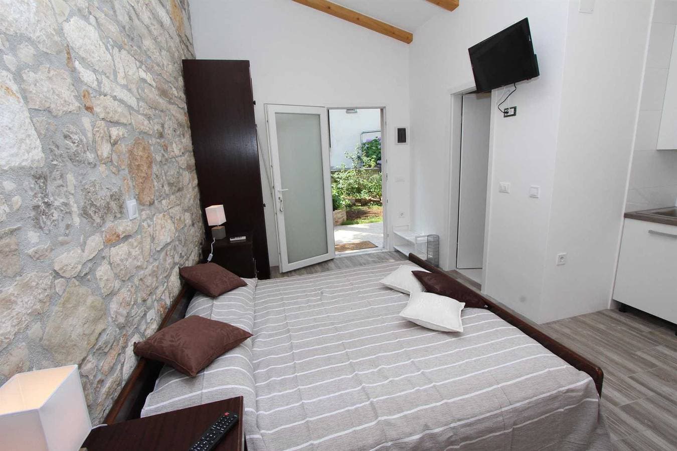 Foto 3 von 23: Santin Studiowohnung mit Terrasse