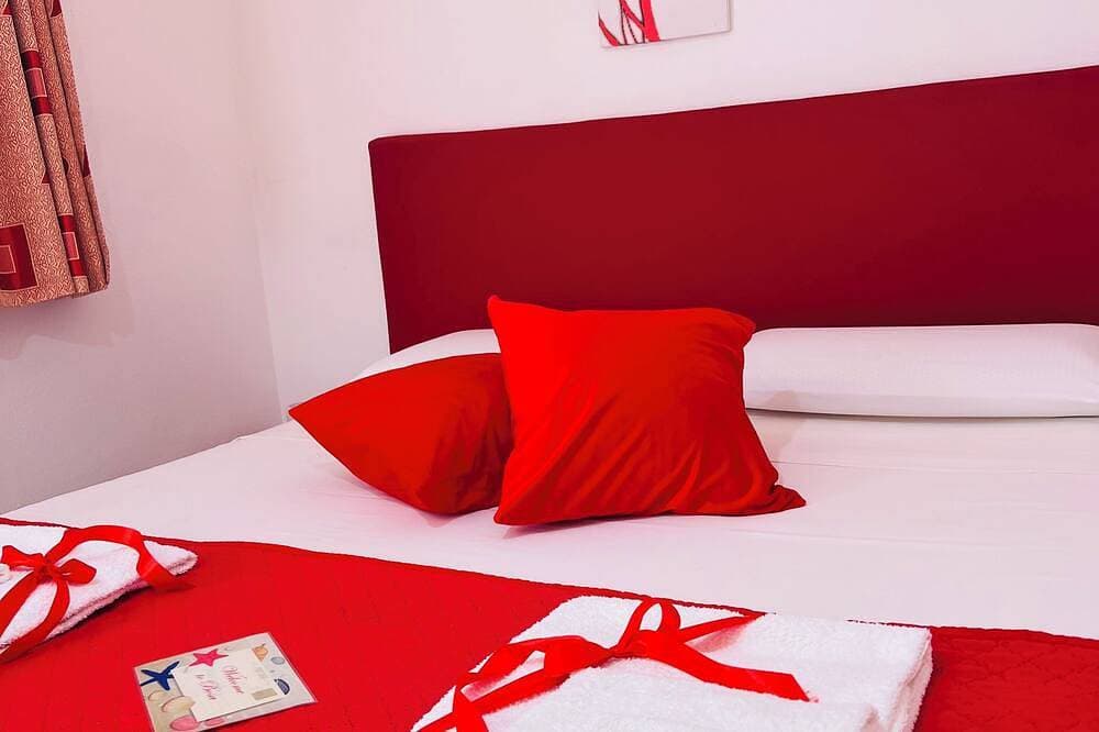 Foto 4 von 13: Cozy studio apartment center Bosa