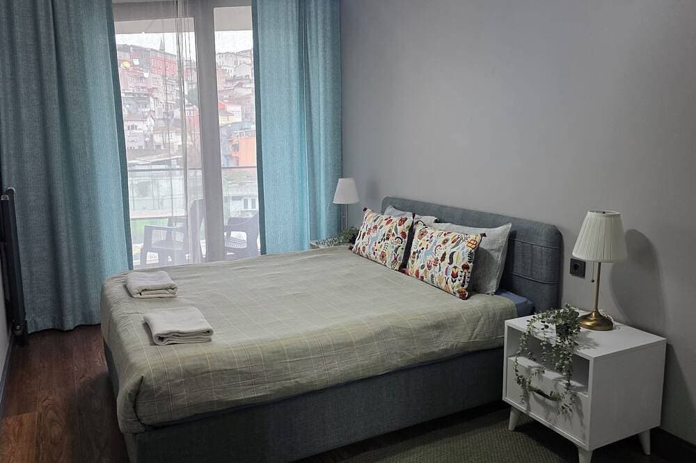 Foto 4 von 30: Cozy 1-bedroom hotel suite in terrific İstanbul with AC and gym