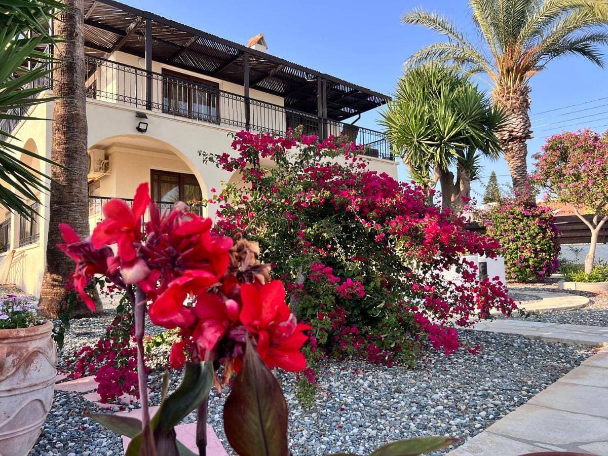 Foto 4 von 63: Villa