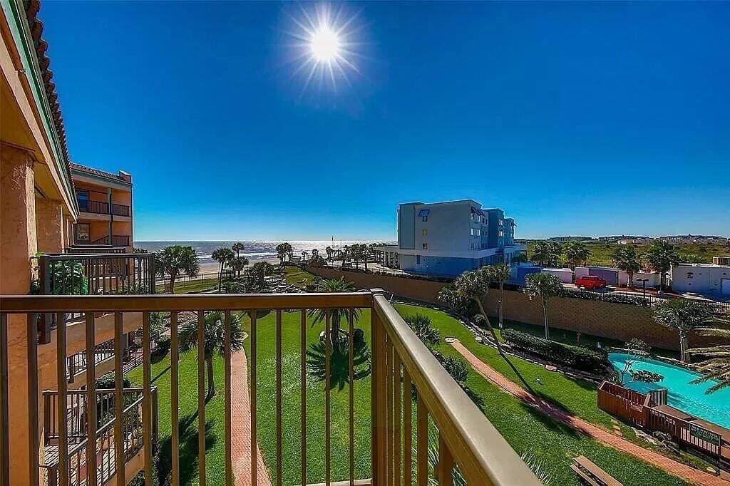 Foto 9 von 40: Get A Wave From It All - Unwind with Gulf Views, Dog Friendly!