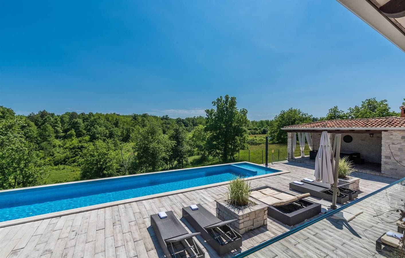 Foto 2 von 71: Villa Belle mit Pool