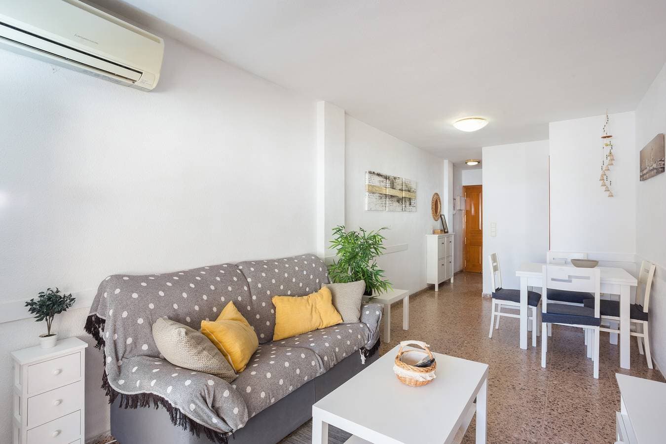 Foto 4 von 28: Apartment 'Los Olivos Bb' mit Meerblick, WLAN und Klimaanlage