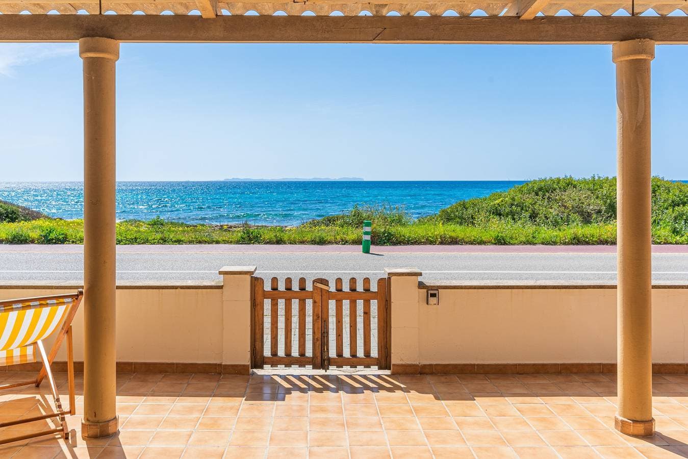 Foto 3 von 25: Ferienhaus Miramar Sa Rapita mit Meer- und Bergblick, Garten und Terrasse; Parkplatz vorhanden