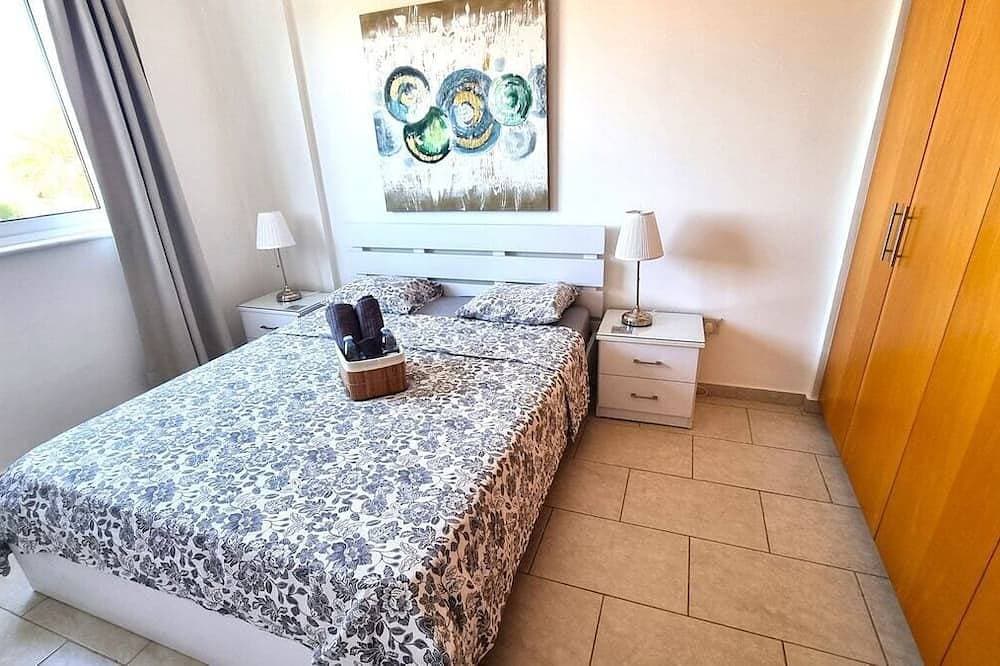 Foto 3 von 25: Beach Haven: 7-Minute walk to the beach + Pool