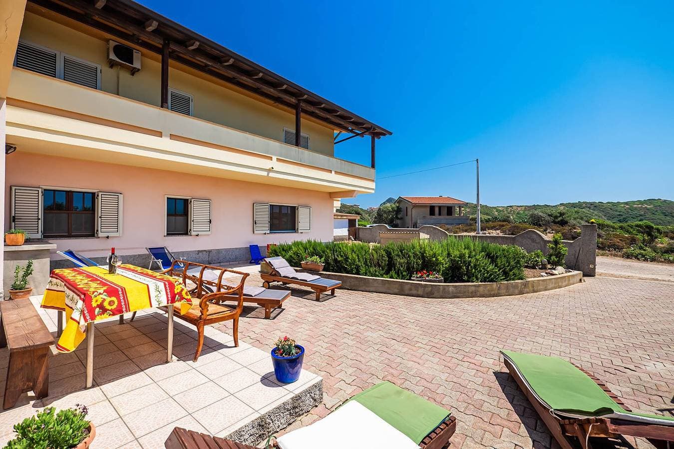 Foto 2 von 19: Ferienwohnung "Belvedere" nahe Strand mit WLAN, Garten und Terrasse
