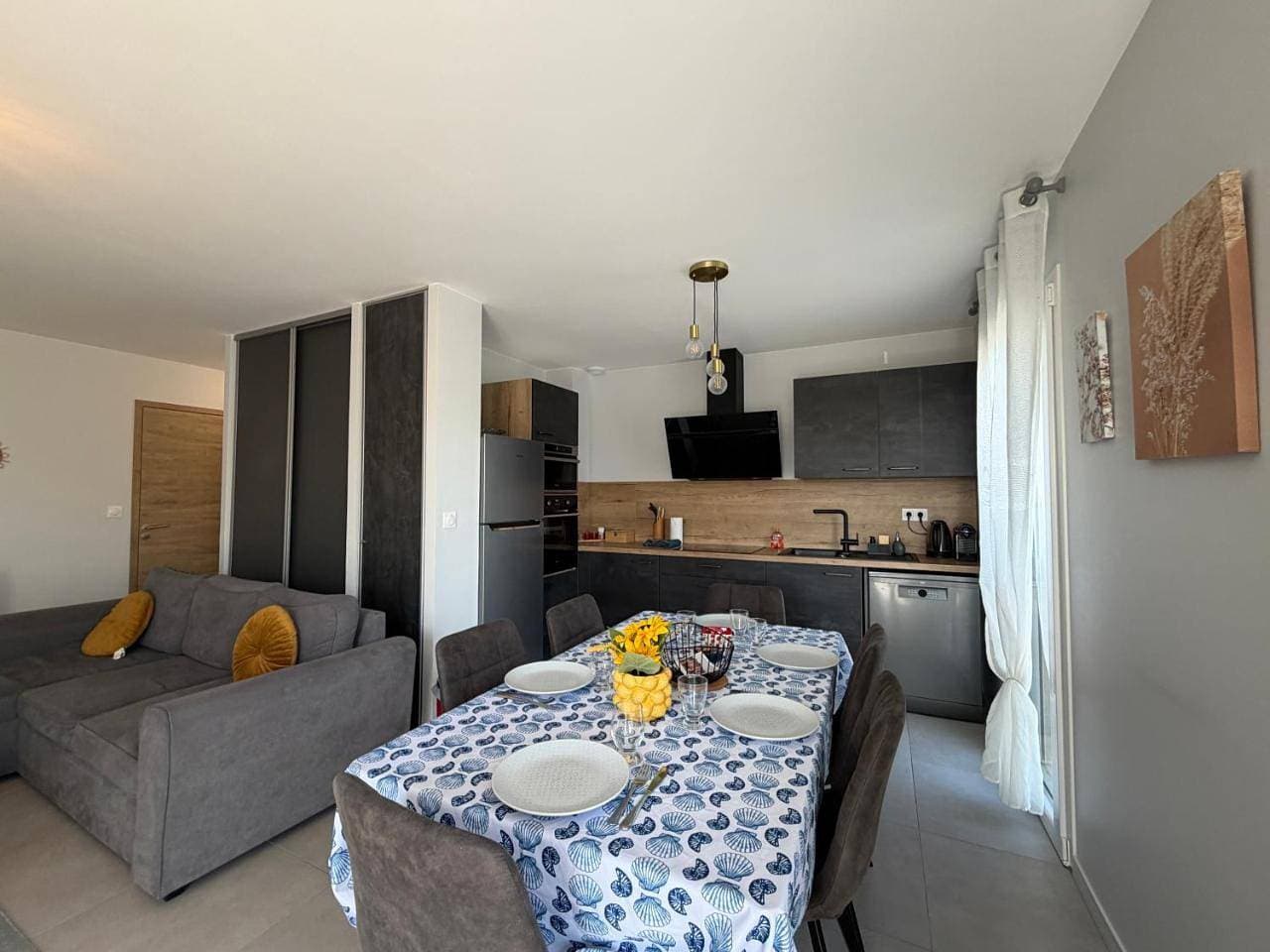 Foto 7 von 50: Three-Bedroom Apartment