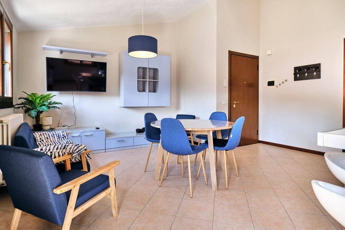Foto 2 von 16: ApartmentsGarda - Dreizimmerwohnung - Casa Eline