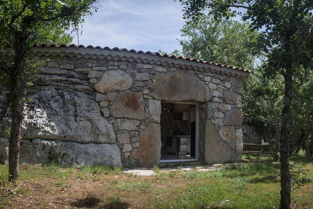 Foto 6 von 13: Unusual accomodation - Cave & pool (2 to 5 p.)