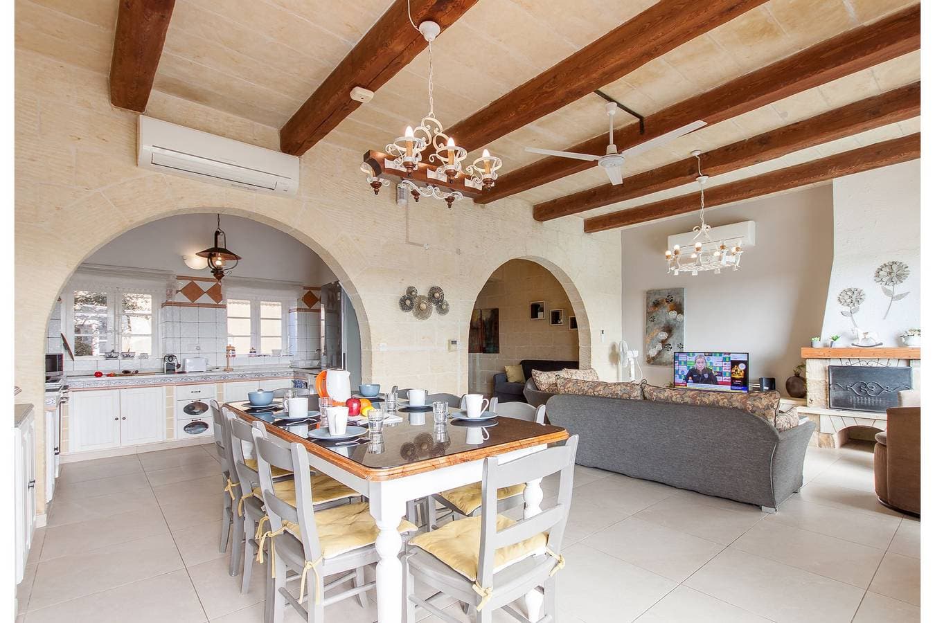 Foto 12 von 42: Twilight Gozitan Farmhouse With Pool