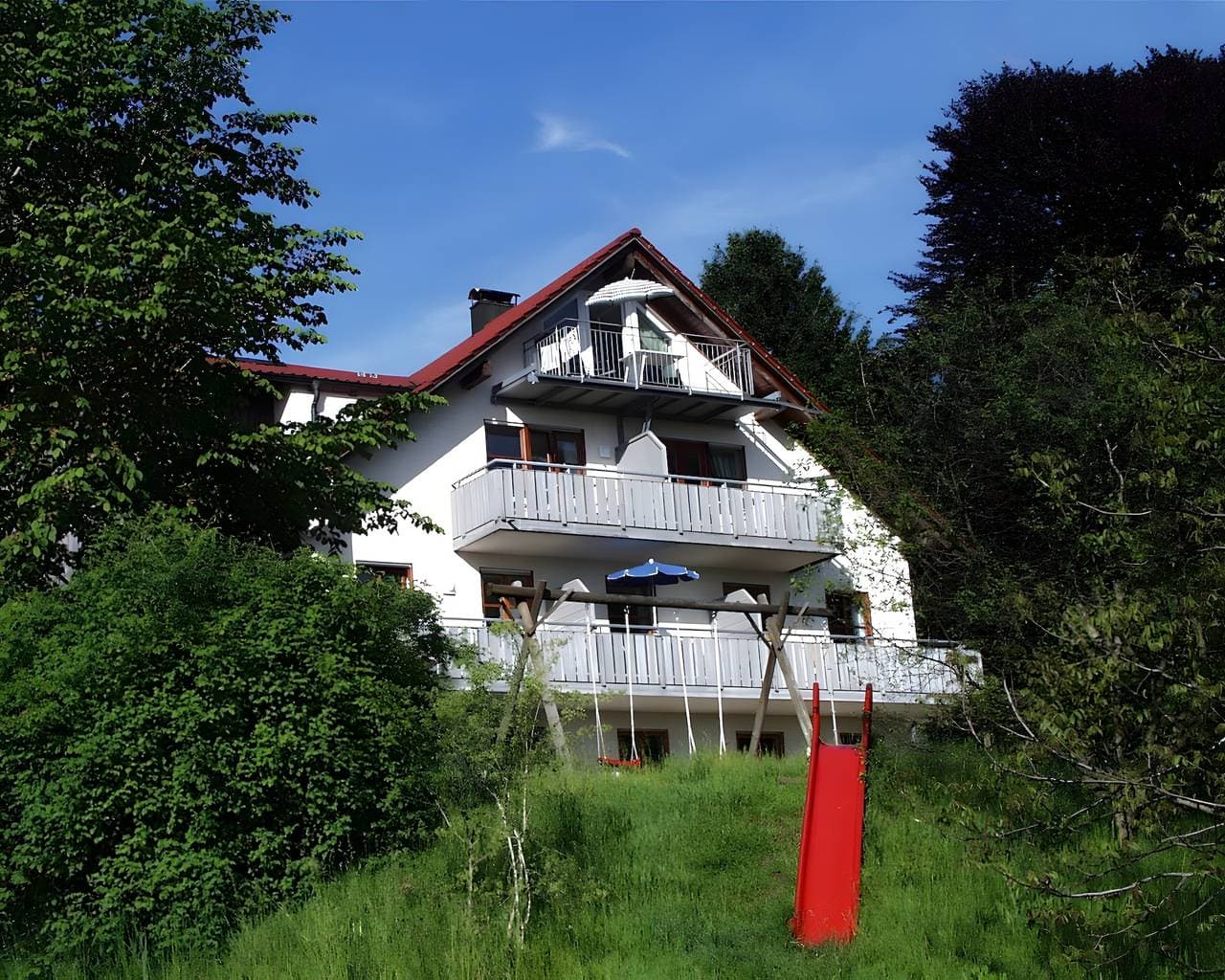 Foto 4 von 19: Ferienwohnung '1' mit Gemeinschaftsgarten, Balkon und Wi-Fi
