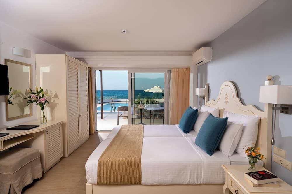 Foto 2 von 7: Dream Villa Athena-2 bedrooms Beach Front with private pool