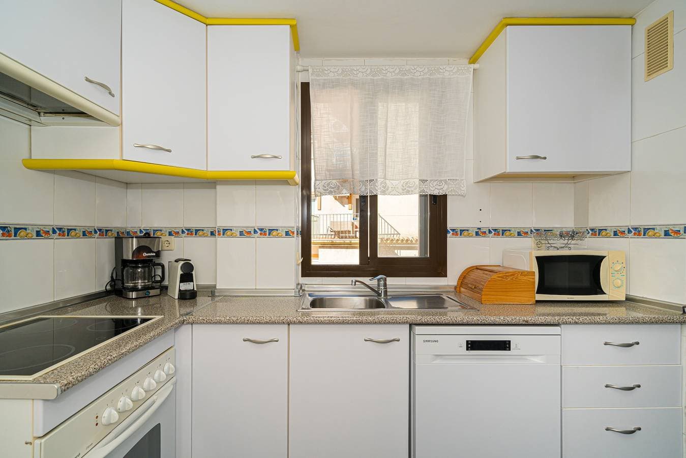 Foto 8 von 25: Ferienwohnung 'Estrella 1L Spaniahome' mit Pool, privater Terrasse und WLAN
