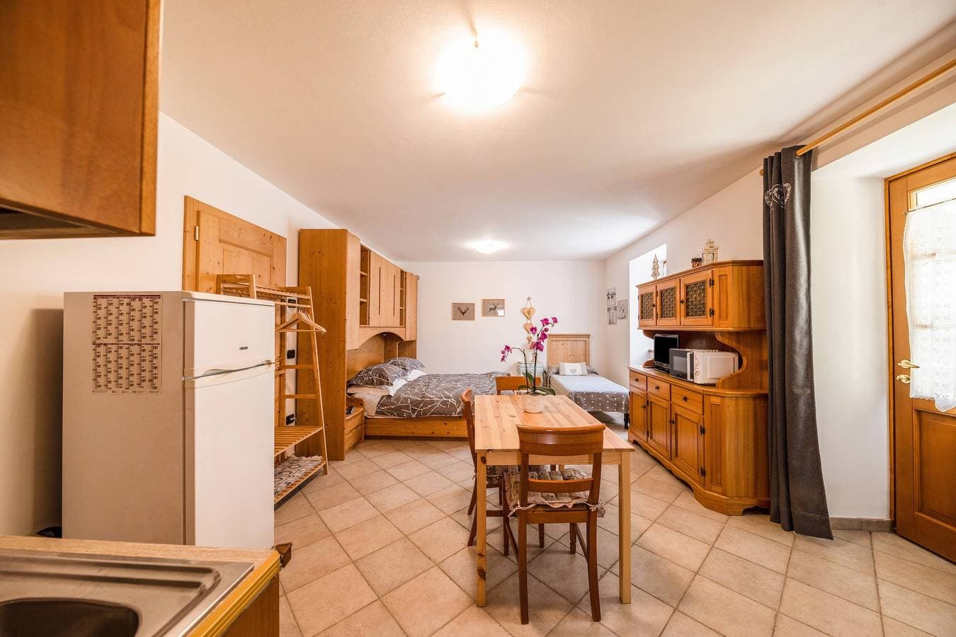 Foto 4 von 19: Studio-Apartment Casa Nicole mit Bergblick, WLAN und Garten