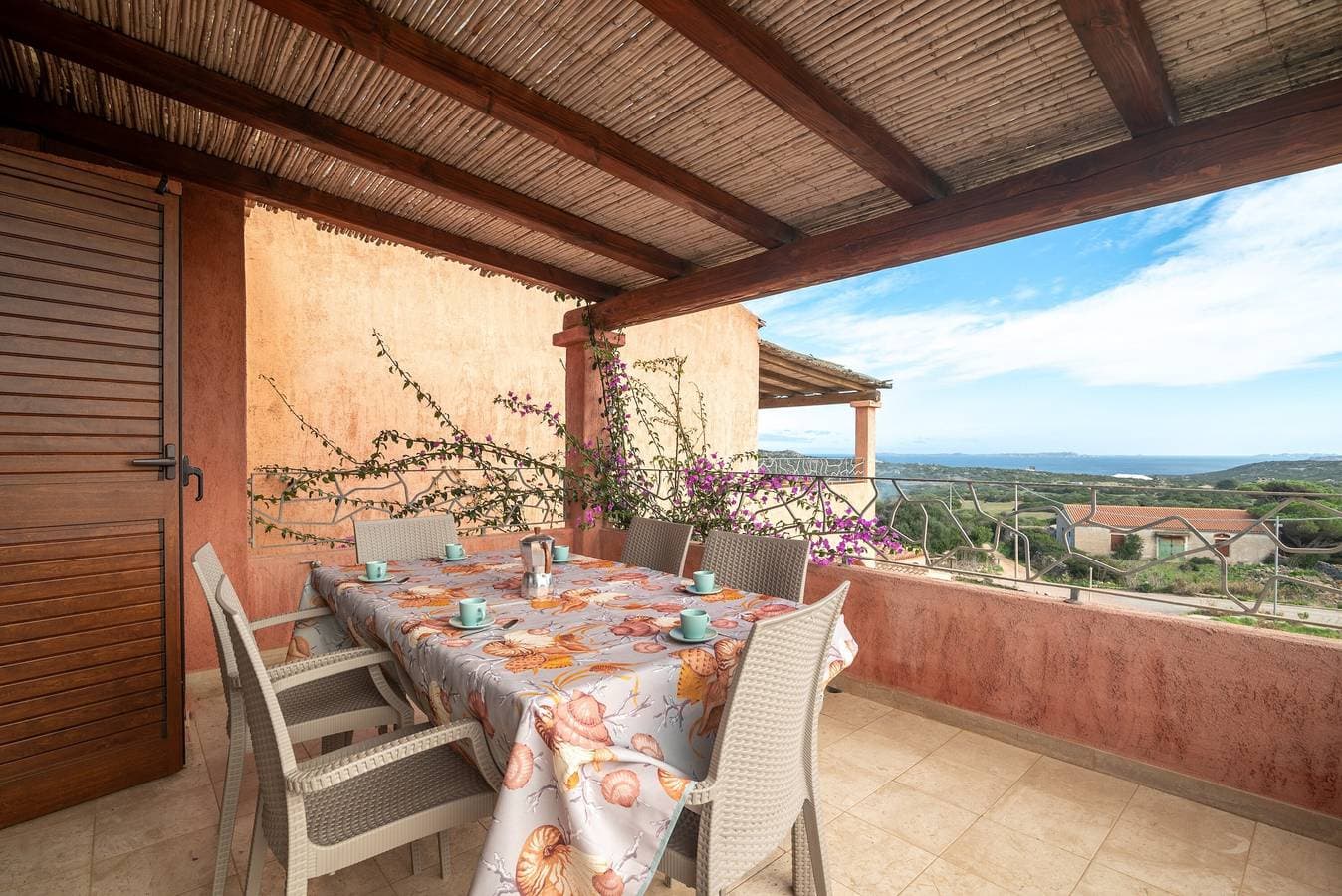Foto 4 von 26: Ferienwohnung "La Rosa dei Venti" mit Meerblick, Gemeinschaftspool und privater Terrasse