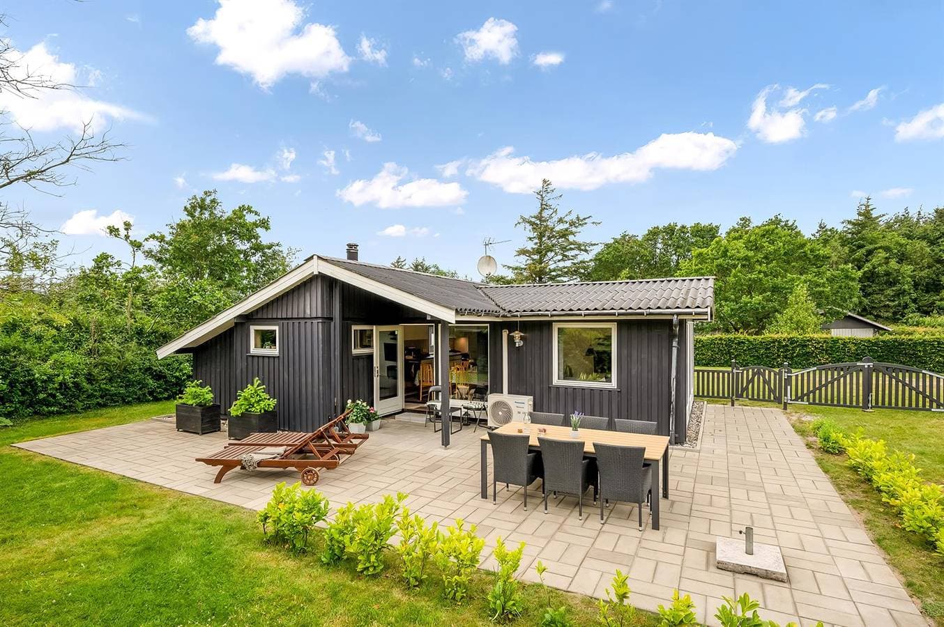2 bedroom pet friendly home in Ulfborg 1