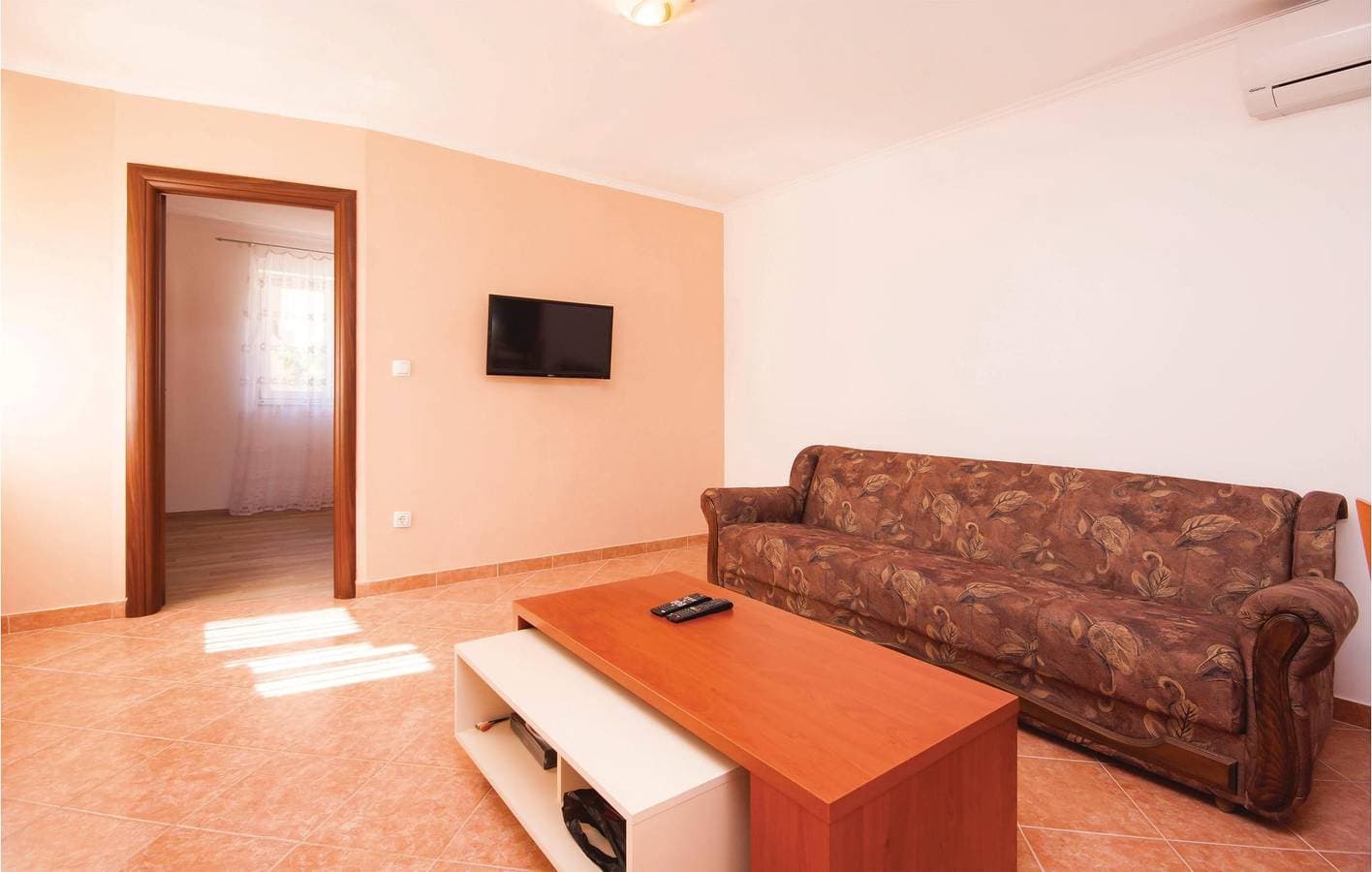 Foto 9 von 18: Gemütliche Ferienwohnung mit Terrasse, Küche und 1,5 km zum Strand