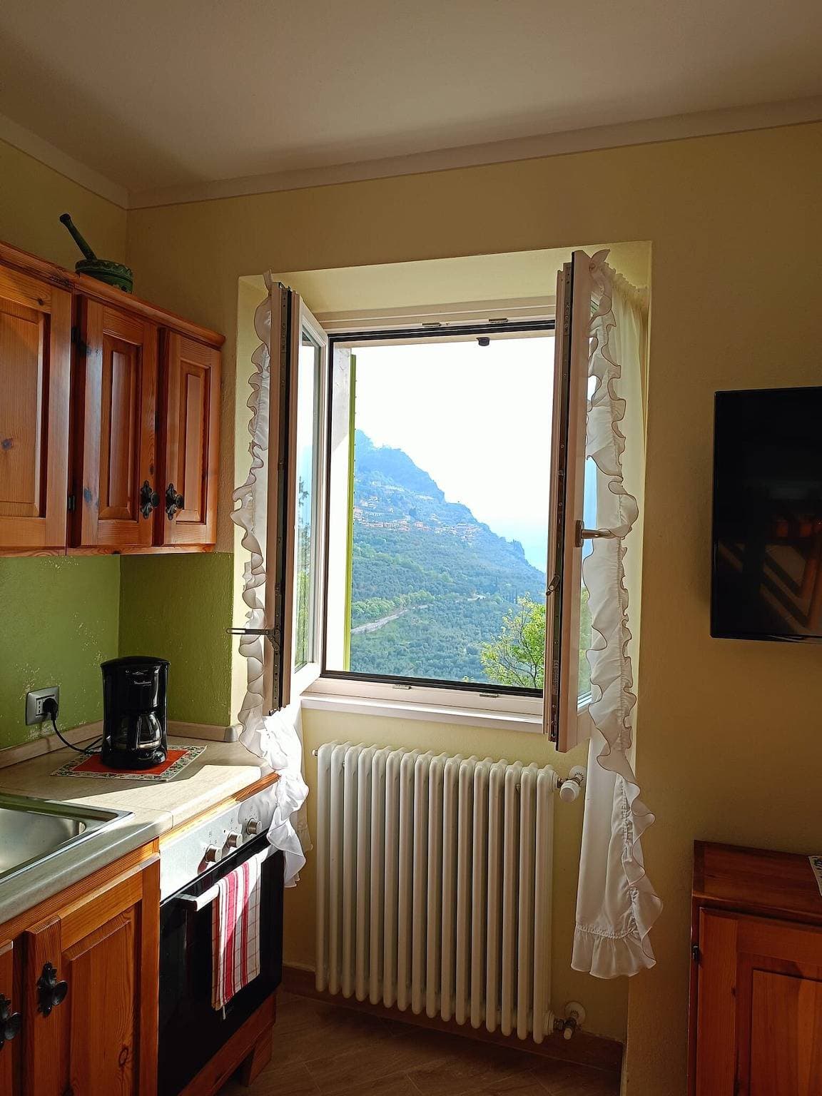 Foto 10 von 30: Ferienwohnung 'El Pià' mit Seeblick und privatem Garten