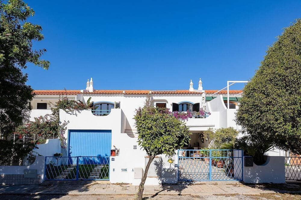 Foto 11 von 27: Vila Ramalhete W/ 3 Bdr & Balcony by LovelyStay