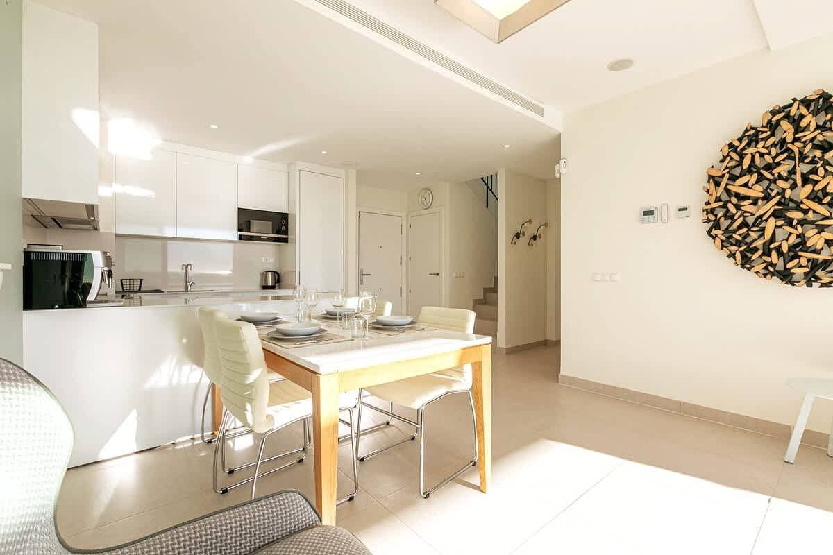 Foto 13 von 57: Duplex Penthouse with Sea Views, Steps to Golf