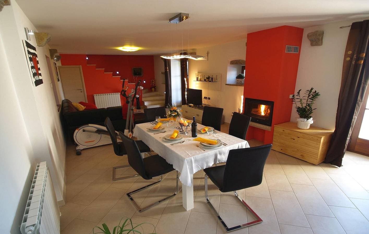 Foto 6 von 37: Modernes Apartment mit 2 Schlafzimmern, Pool und Terrasse in der Nähe des Flusses Pazinčica