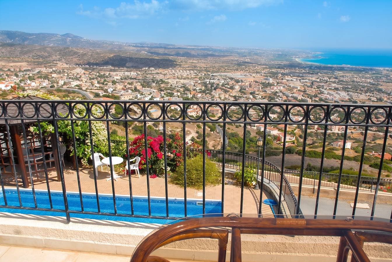 Foto 7 von 36: Peyia Villa mit Meerblick, privatem Pool und Garten