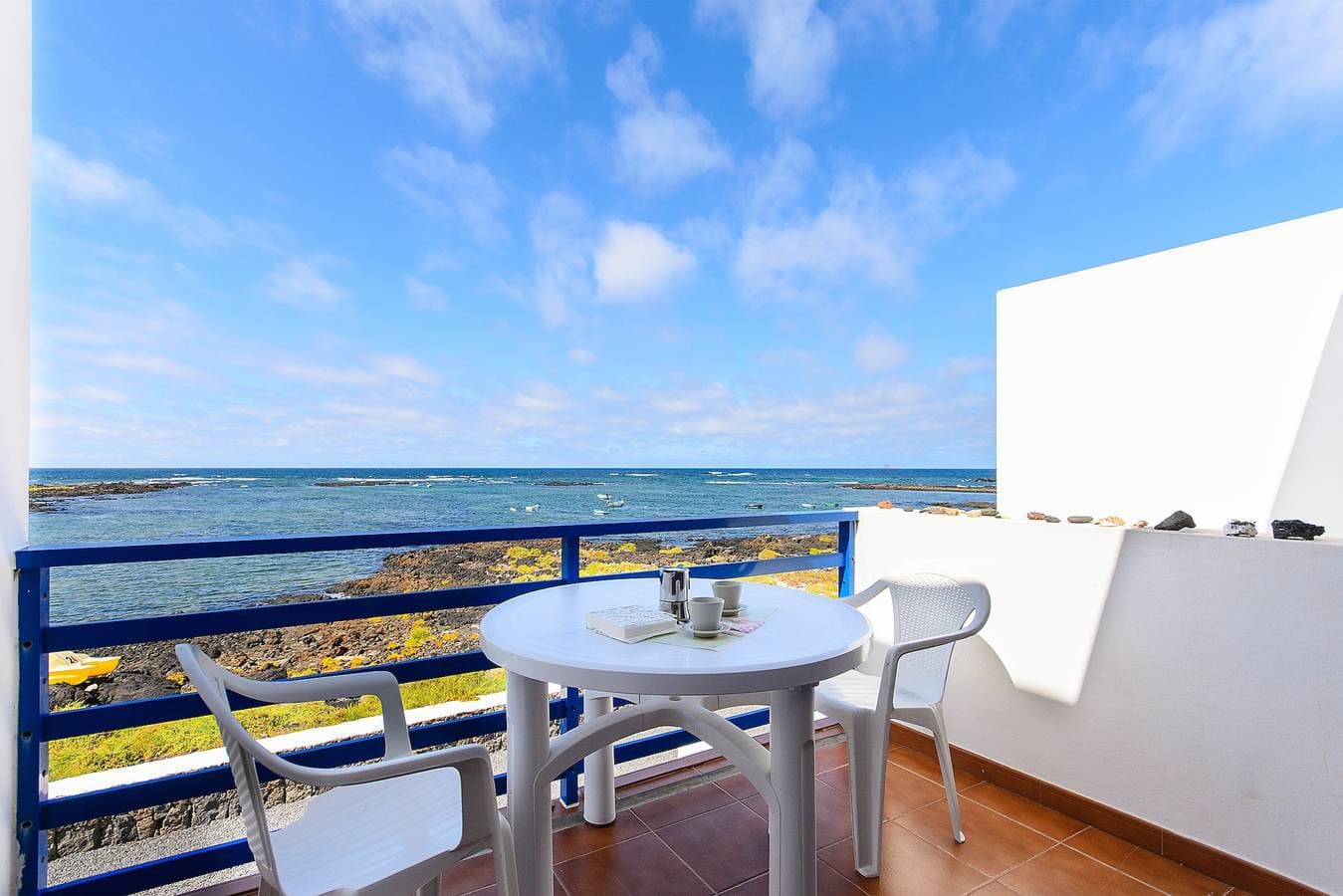 Foto 6 von 25: Charmantes Apartment am Meer mit Balkon und WLAN