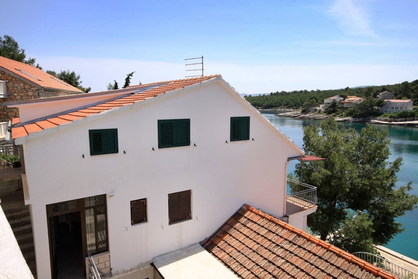 Foto 7 von 19: 2-Zimmer-Ferienwohnung am Strand Basina, Hvar A-4599-f