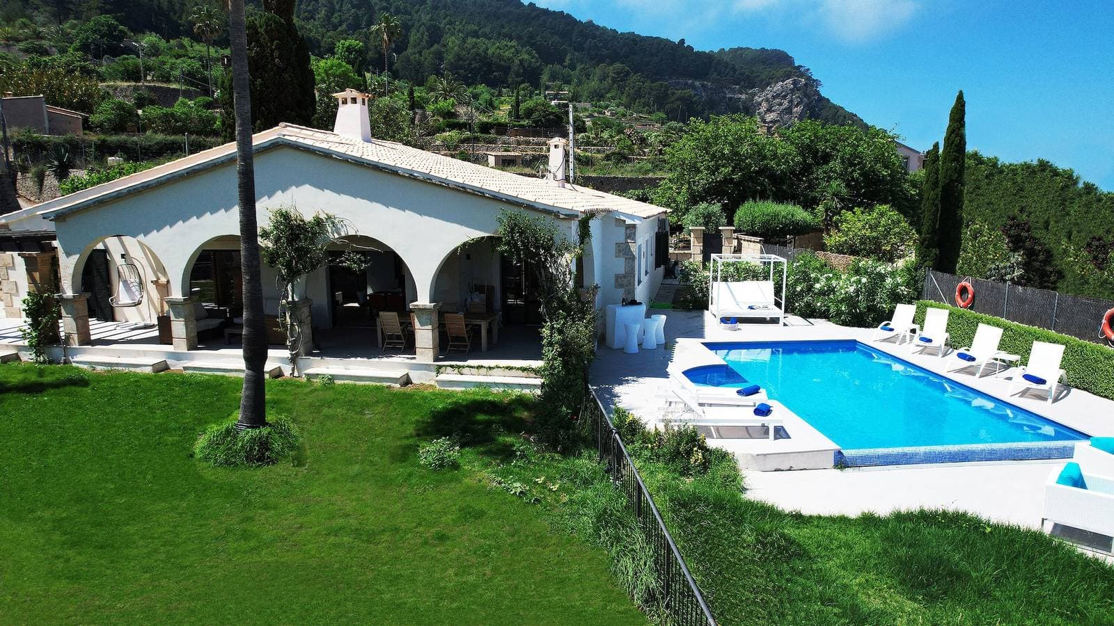 Foto 2 von 45: Villa Marimuntana mit Meerblick, Pool und WLAN