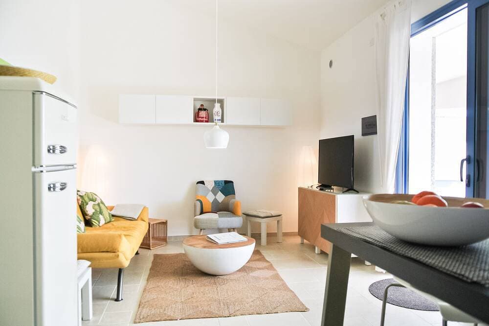 Foto 12 von 24: Ferienwohnung mit Balkon und Meerblick