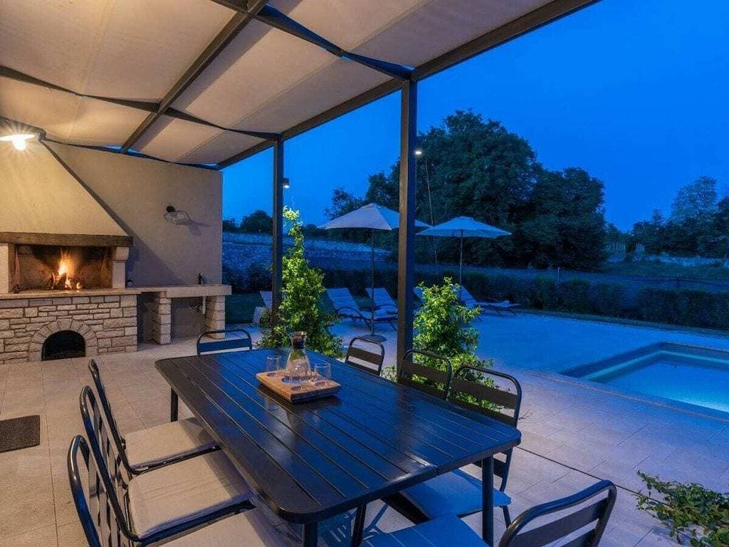 Foto 5 von 37: Villa in Brečevići mit Schwimmbecken