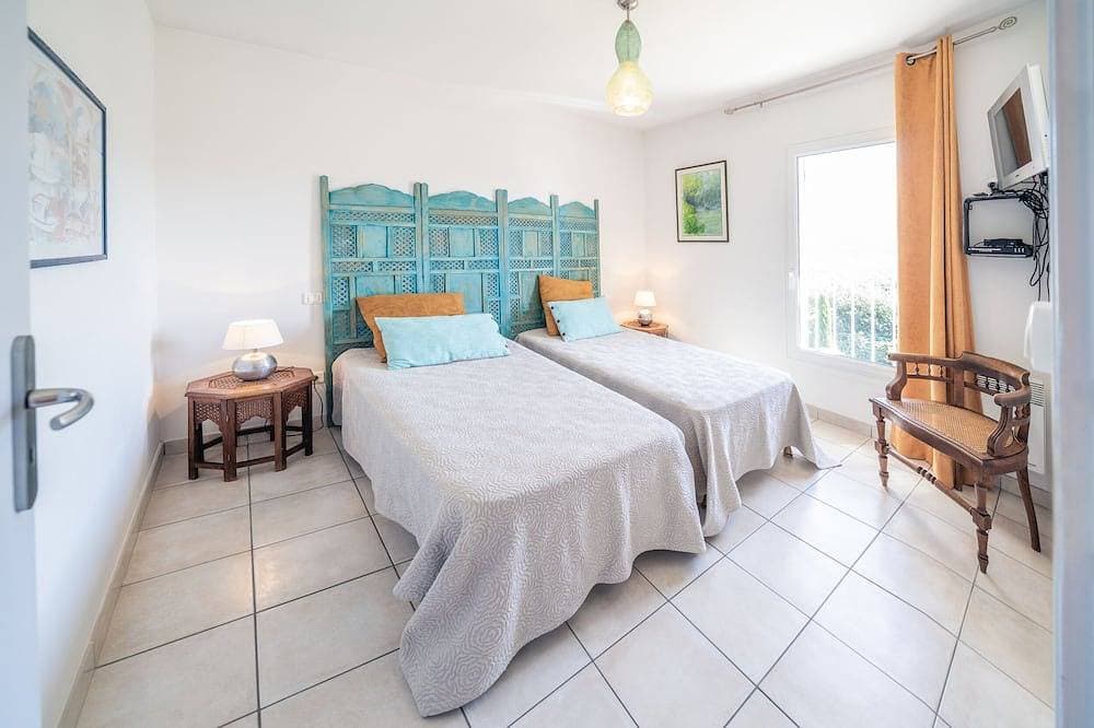 Foto 4 von 30: Villa de Charme Face au Ventoux, à 1km du Village Avec Piscine Chauffée