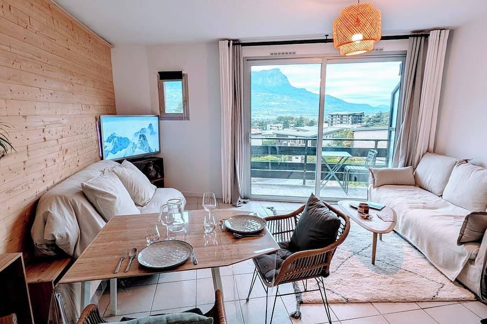 Foto 6 von 12: L'Embrun du Lac - Mountain & Lake views - Water feature - Ideal location.