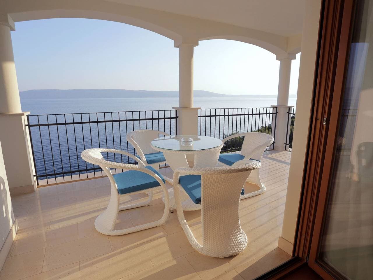 Foto 4 von 32: Wohnung "Zayml Povile" mit Blick auf das Wasser