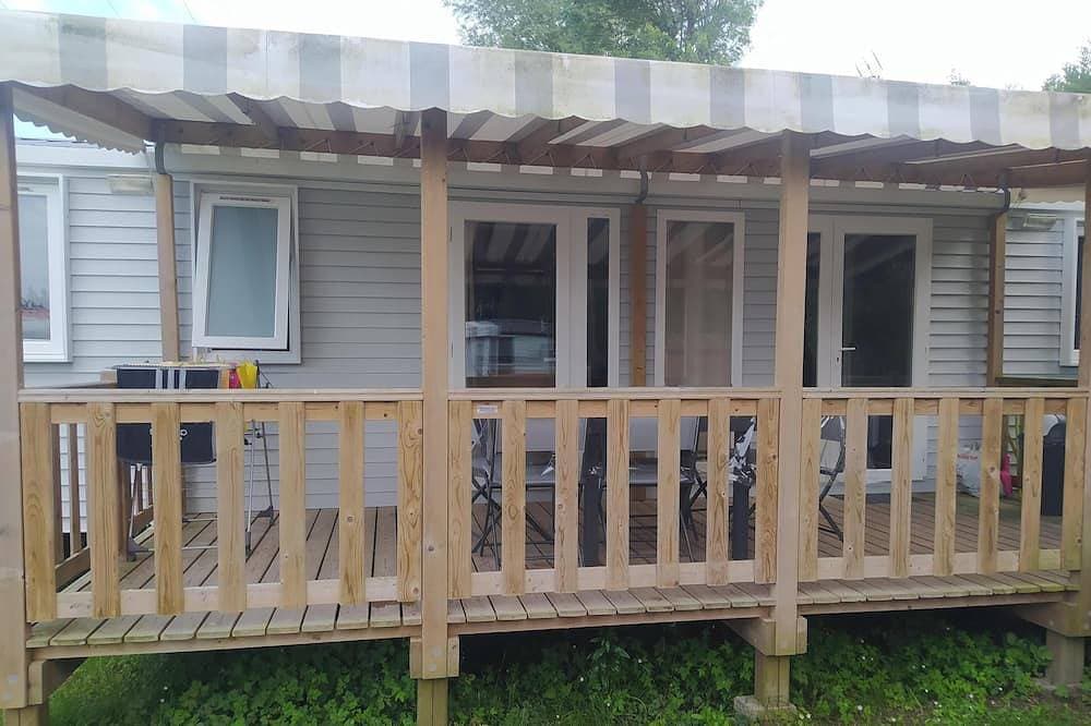 3-bedroom, 2-bathroom mobile home 1